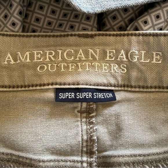 American Eagle Women’s High Rise Shortie Shorts 8 Super Stretch Olive Gray - Picture 5 of 9